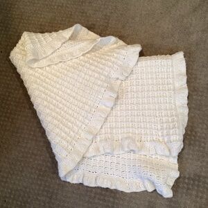 Crochet pure white baby Blanket, ruffled edges, close, thicker stitch, 40”square